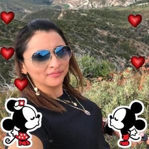 Meet your Posher, Dinora